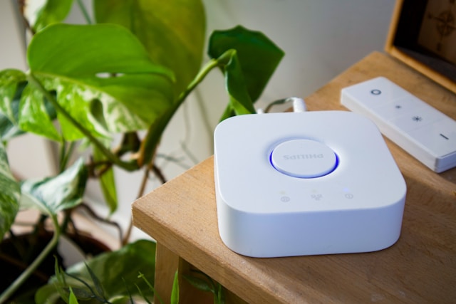 Minimalism 2.0: Using Technology to Declutter Your Physical Space